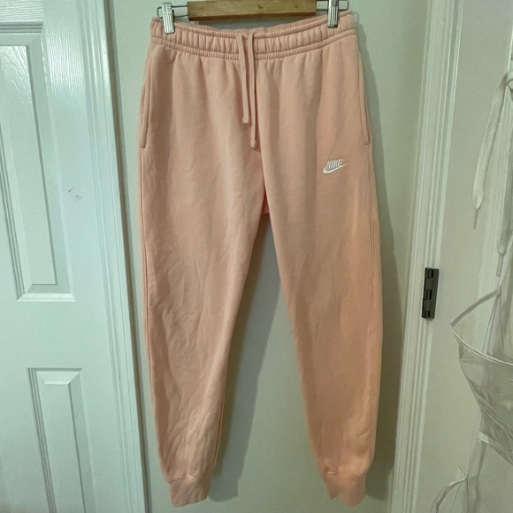 Nike Sportswear Club Fleece Joggers - Picture 2 of 6